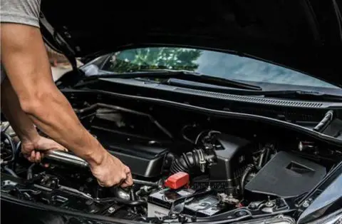 Can A Car Battery Die While Driving? What's The Main Reason?